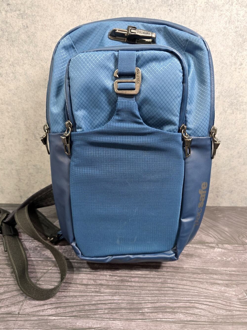 Pacsafe Venturesafe X Anti-Theft Sling Pack 6L - Blue Steel Crossbody Bag RFID